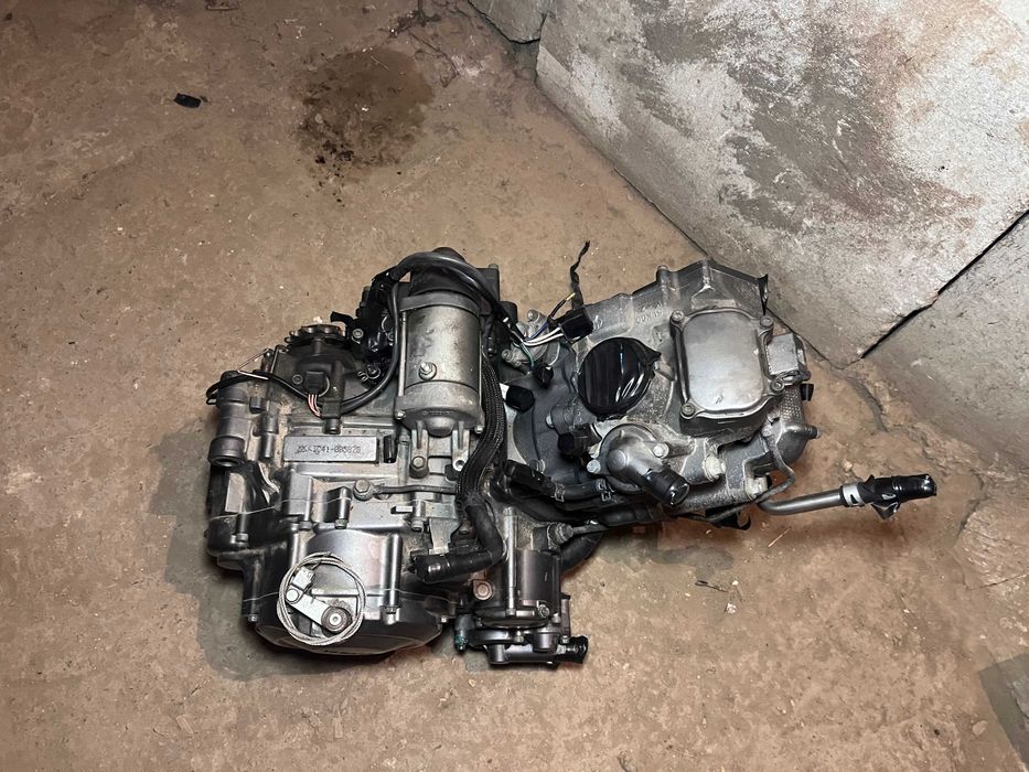 Dezmembrez Aprilia Pegaso Strada 650