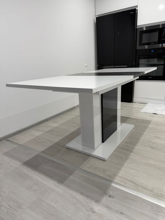 Трапезна Маса разтегателна Нова