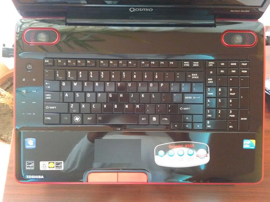 Лаптоп Toshiba Qosmio X505-Q887 18.4" | i7 | 8GB RAM | 256GB SSD | Като Нов! Ретро Екзотика