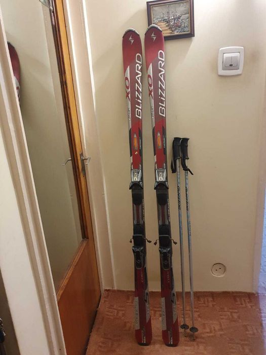 Clăpari. Schiuri de vanzare