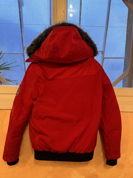 Яке GUESS червено размер S