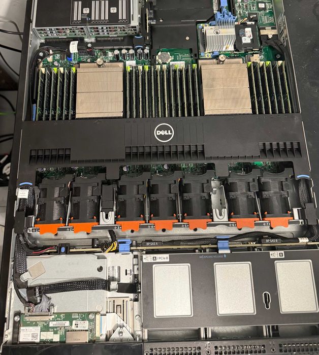 Server Dell PowerEdge R620 - 2x Xeon E5-2695 v2 (24 core / 48 threads), 384GB RAM ECC