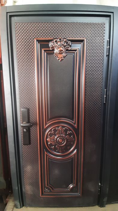 Входные двери со стеклопакетом