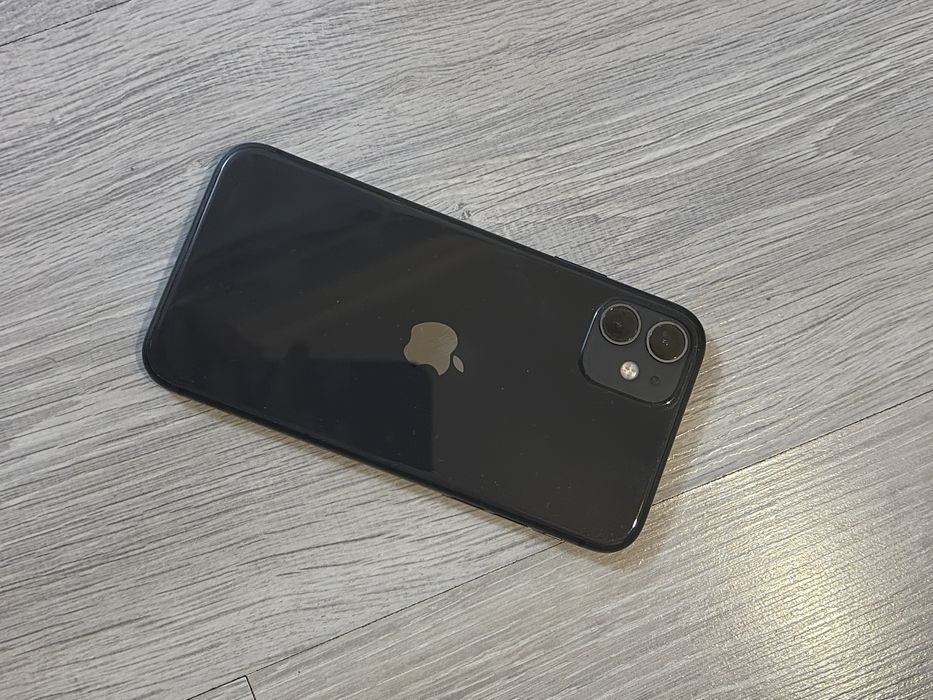 Продаю айфон 11 черный
