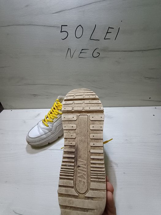 Adidași Nike Air Max !