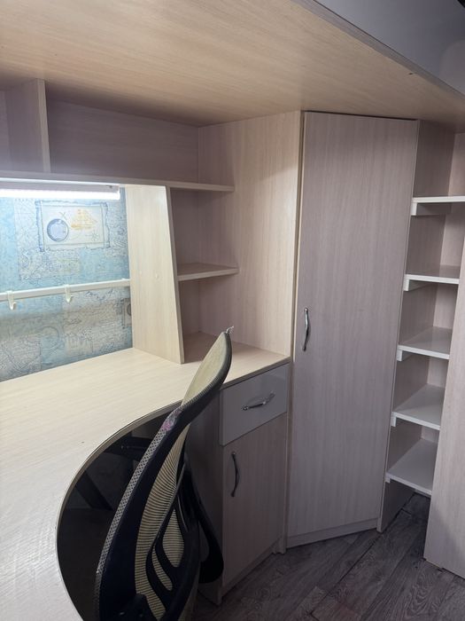 Двухъярусная кровать