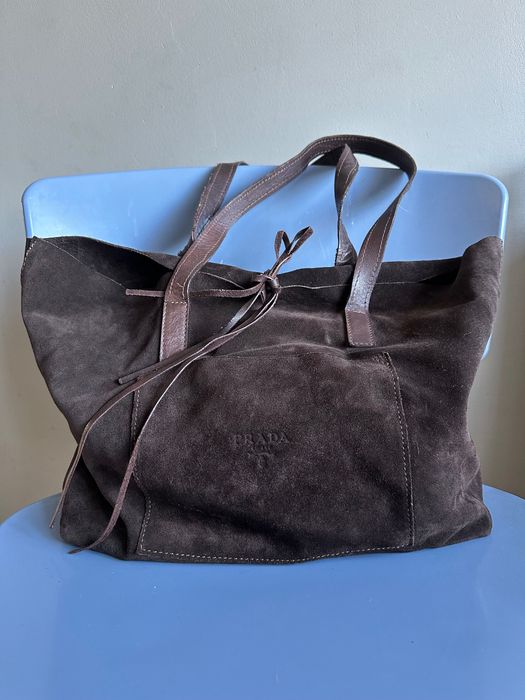 Чанта от кафяв велур Prada