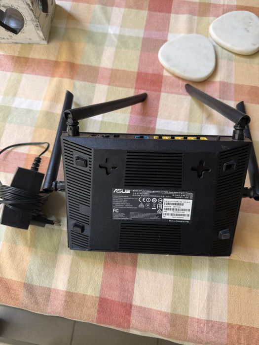 Router asus RT-AC1200G+
