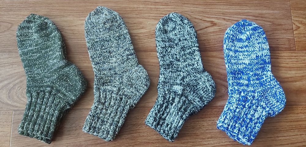 Вязаные шерстяные носки