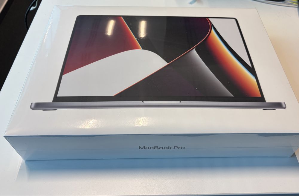 Macbook Pro 16, M1 Max, Sigilat 64 RAM, 1 Tera