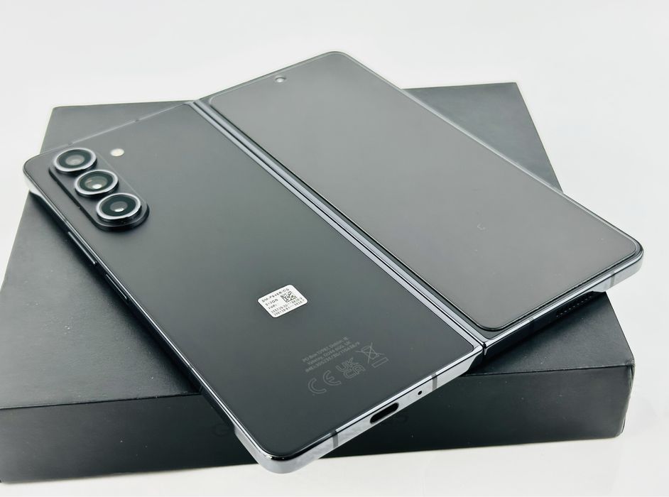 Samsung Galaxy Z Fold 5 5G 256GB 12RAM Black Перфектен! Гаранция!