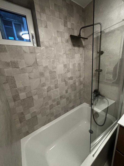 Inchiriez apartament 3 camere, RECENT RENOVAT, zona Budai