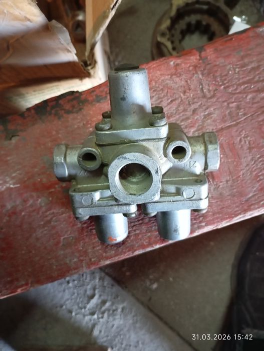 Тройной защитный клапан