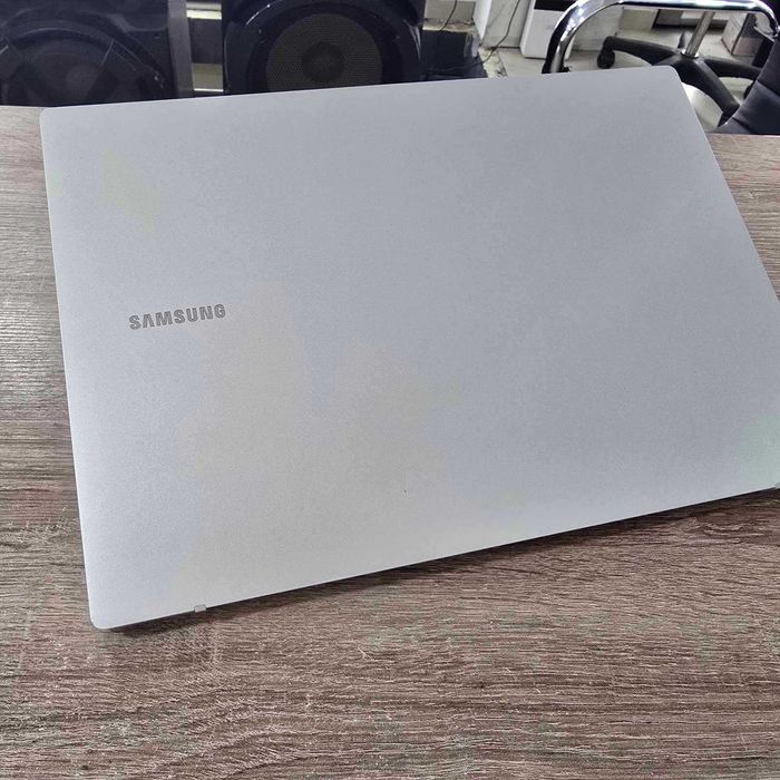 Лаптоп Samsung Galaxy Book2 Go 5G