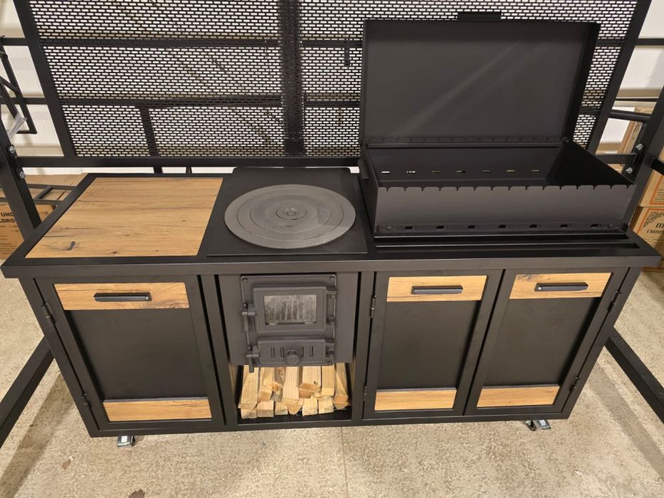 Барбекю летна кухня с печка