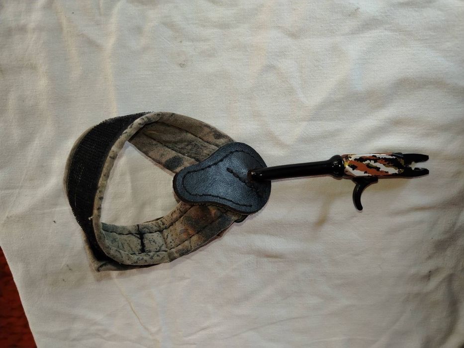 Продавам лък компаунд