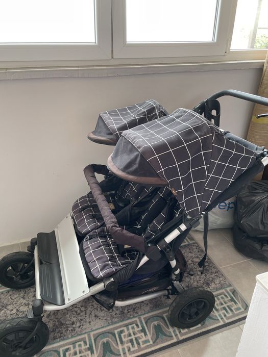 Количка за близнаци Mountain Buggy Duet- с подарък зимни чували!