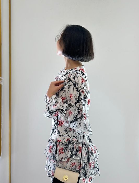 Продам платье с цветными узорами