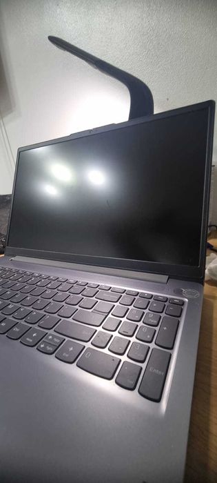 Laptop LENOVO idea pad 3