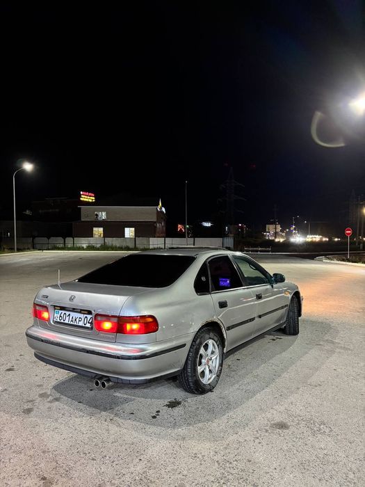 Машина Хонда аккорд