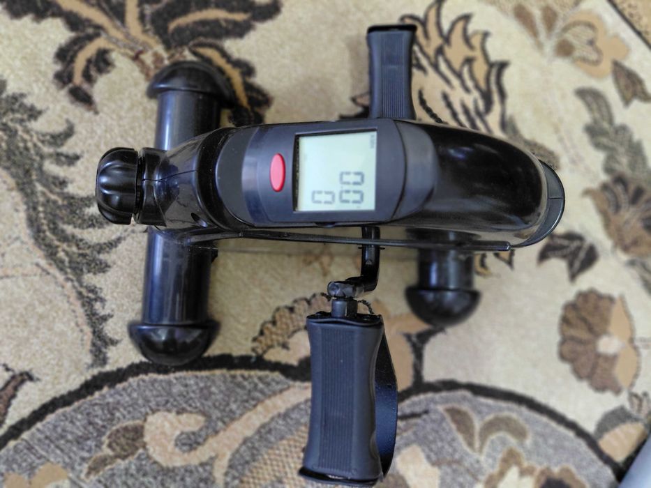 Aparat de Antrenament cu Pedale pentru Brate si Picioare Newcential