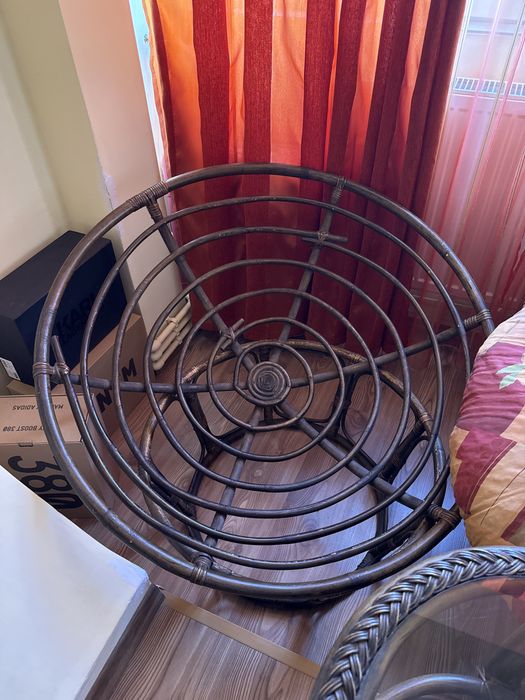 Fotolii ratan cu perna si masuță de cafea