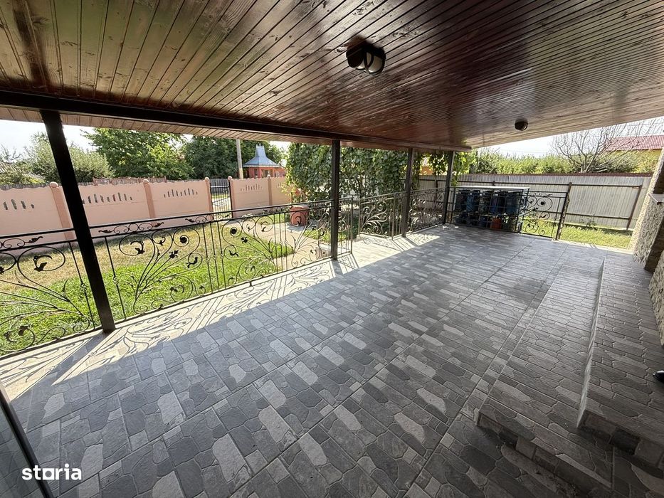 Casa 215mp, P+M, teren 2500mp, la strada, Dumesti