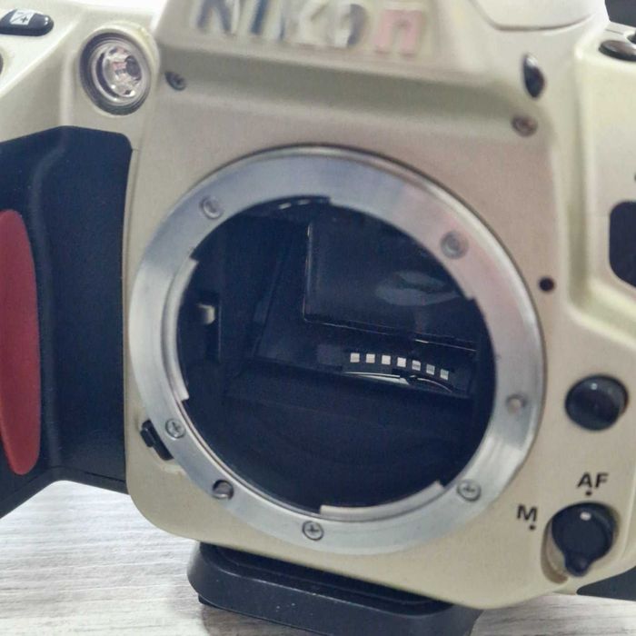 Фотоапарат NIKON F60 + обектив