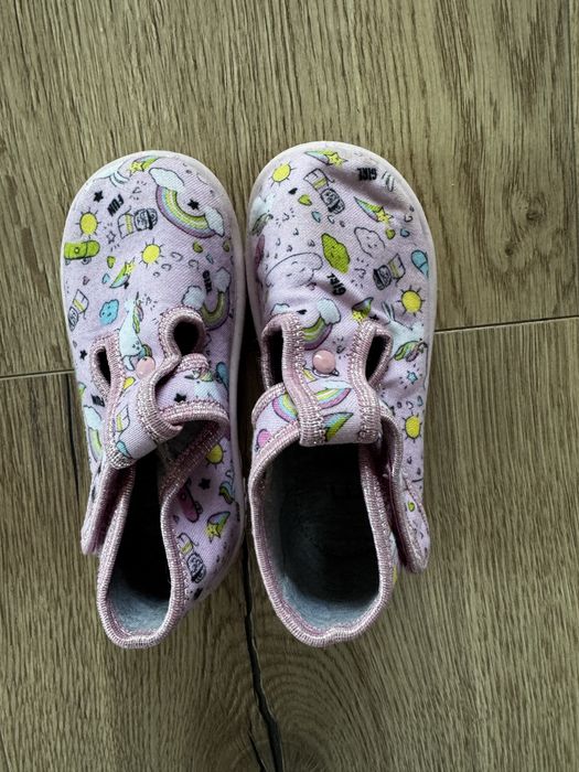 ДВА чифта детски пантофи, размер 22