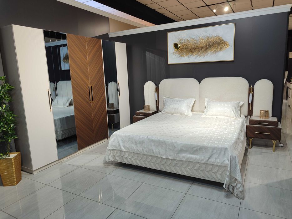 Спальный гарнитур