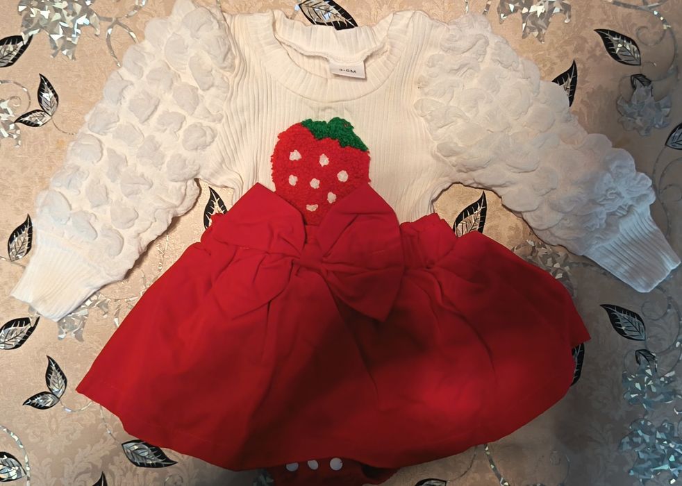 Дрехи за Бебета Момиченце