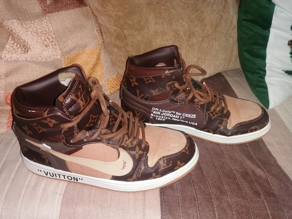 Ghete ca noi originale jordan