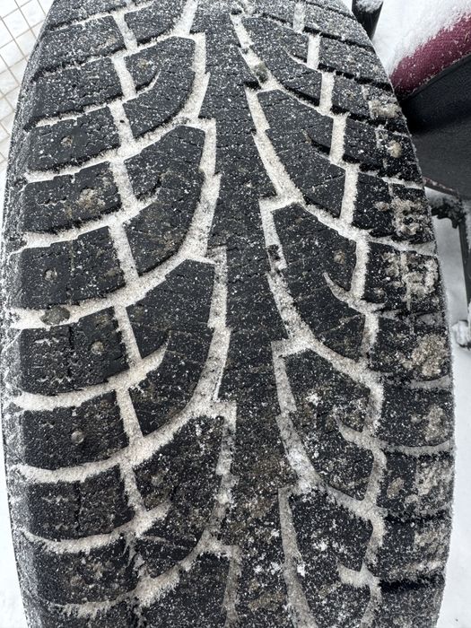 Продам б/у шины 235/60/18