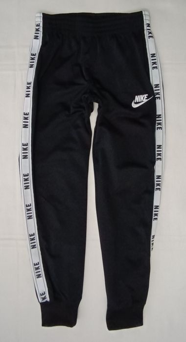 Nike Sportswear Tracksuit оригинален екип ръст 146-156см горно и долно