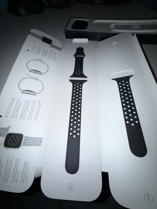Apple watch series 7 45mm celluar + GPS nike edition, добро състояние
