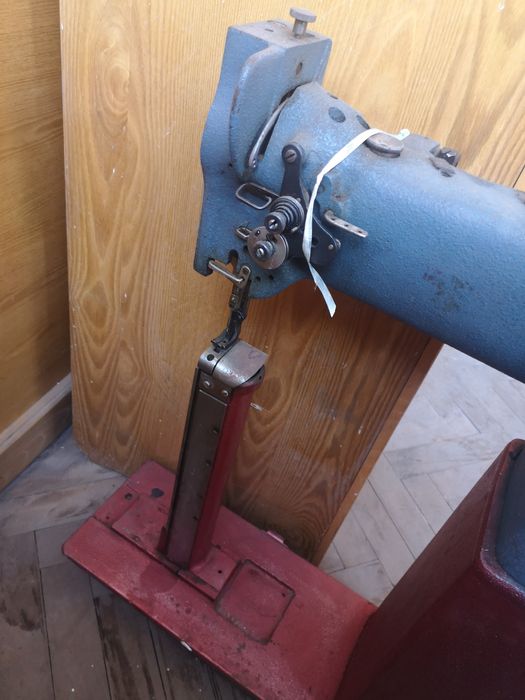 Masina de cusut marochinărie