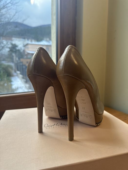 Cristhelen B. (Musette) бежов висок ток, 37