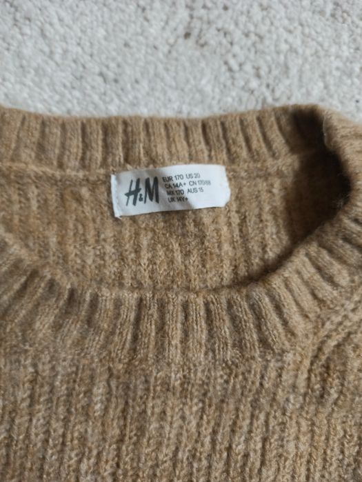 Дамски пуловери S размер.