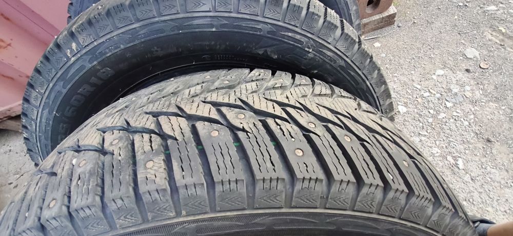 Продам резину 235/60/R18 шипы KAPSEN