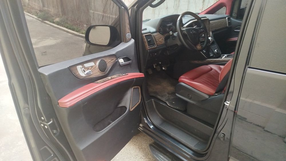 Продам JAC M 4 7 мест