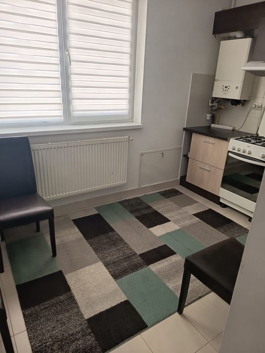 Inchiriez apartament zona stadionului Floresti