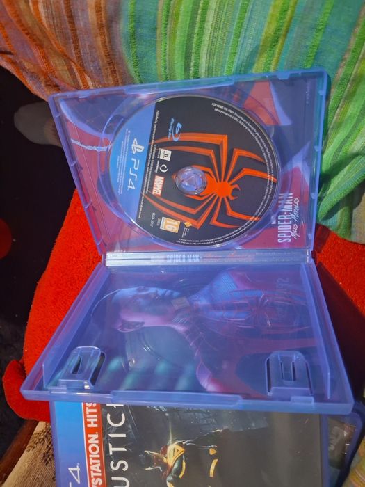 Vând jocuri pentru PS4