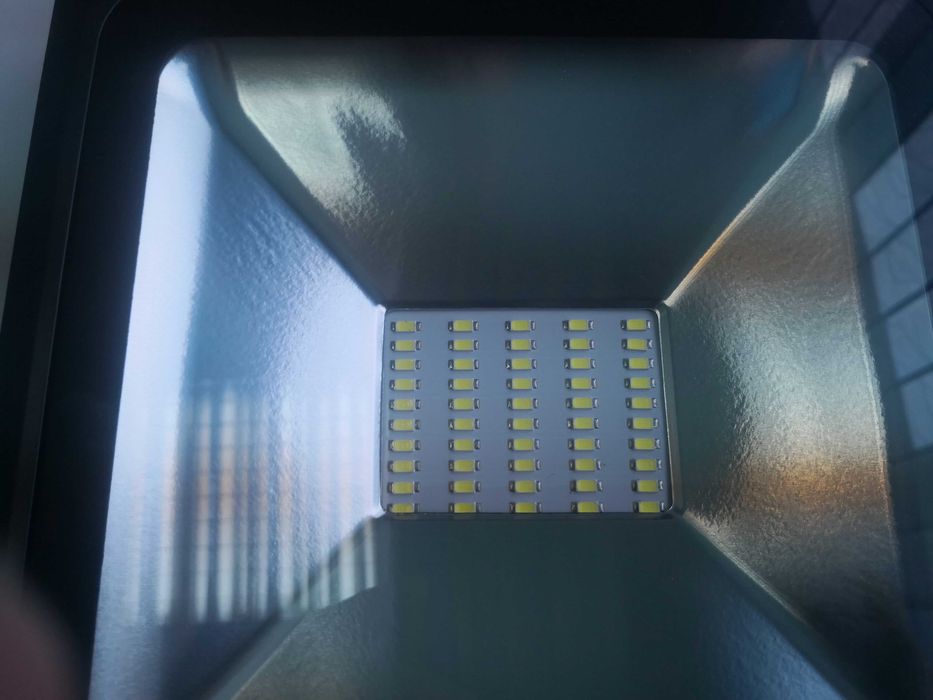 Proiector cu led smd de 30 W si 50 W