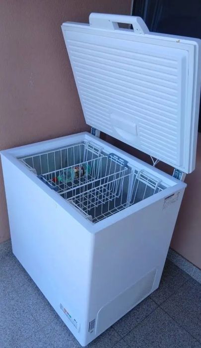 Vand lada frigorifica 240 l pret 900