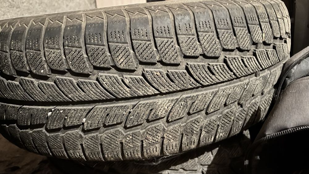 Резина Б/У 245/65/17