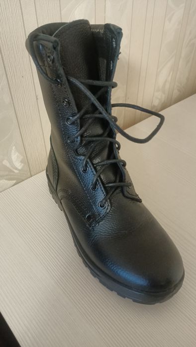 Продам берцы 40 размер
