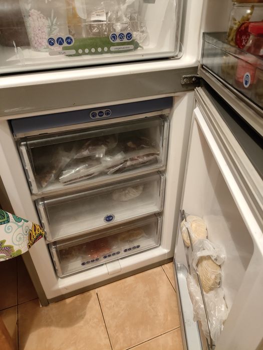 Продам холодильник