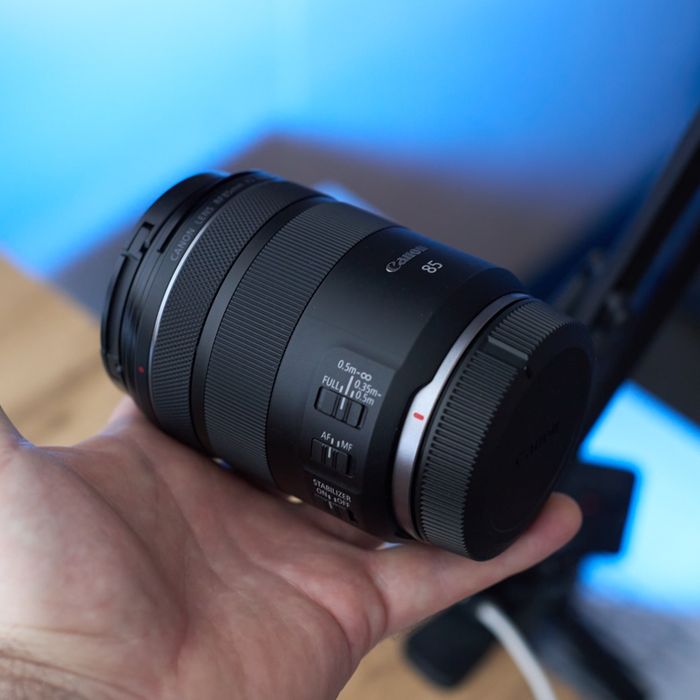 Canon RF 85mm f/2 Macro IS STM