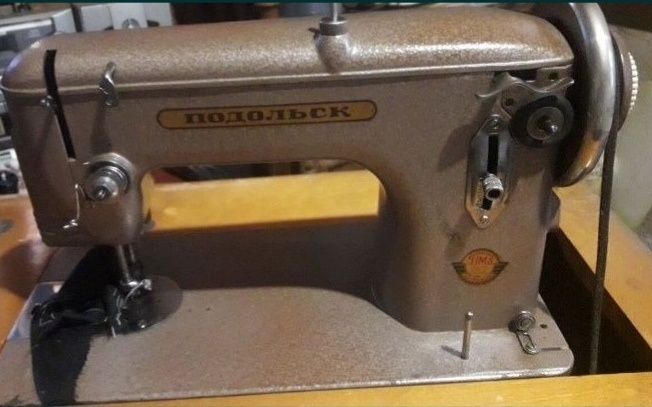 Продам швейную машинку