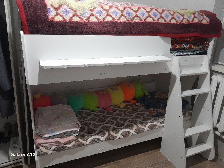 Двухъярусная кровать